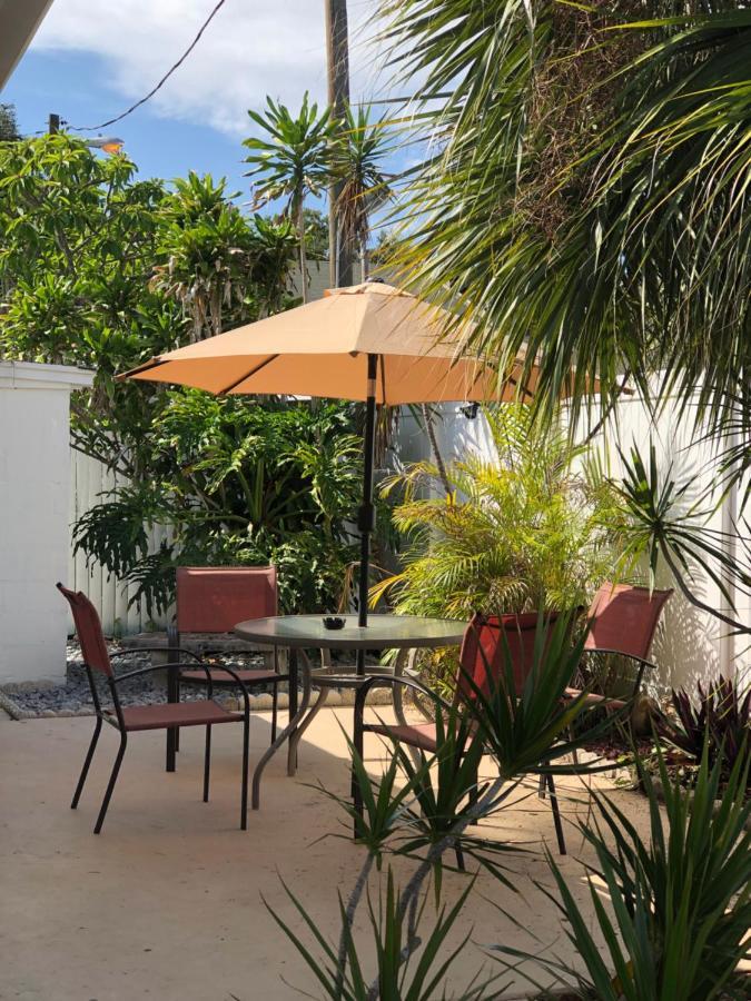 Holiday Isles Resort Madeira Beach Buitenkant foto