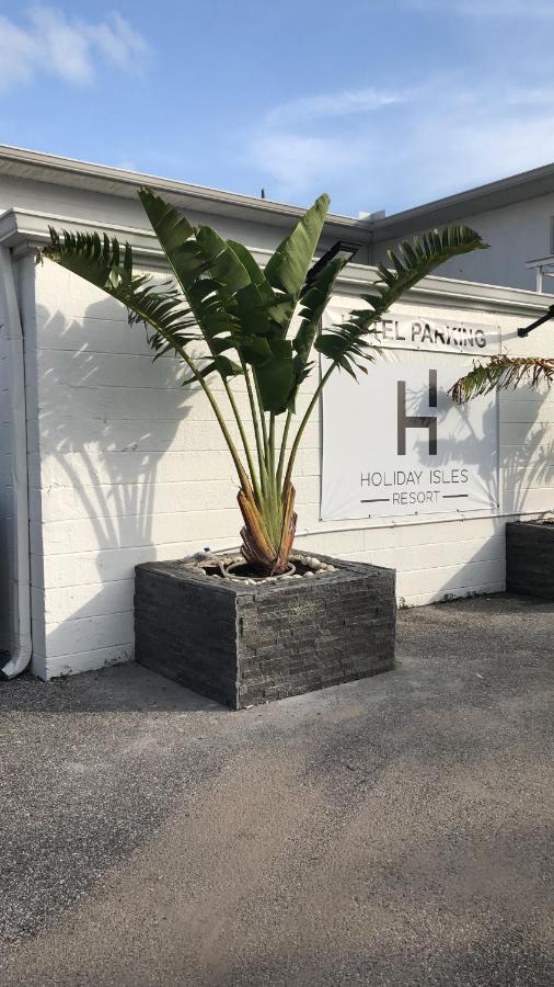 Holiday Isles Resort Madeira Beach Buitenkant foto