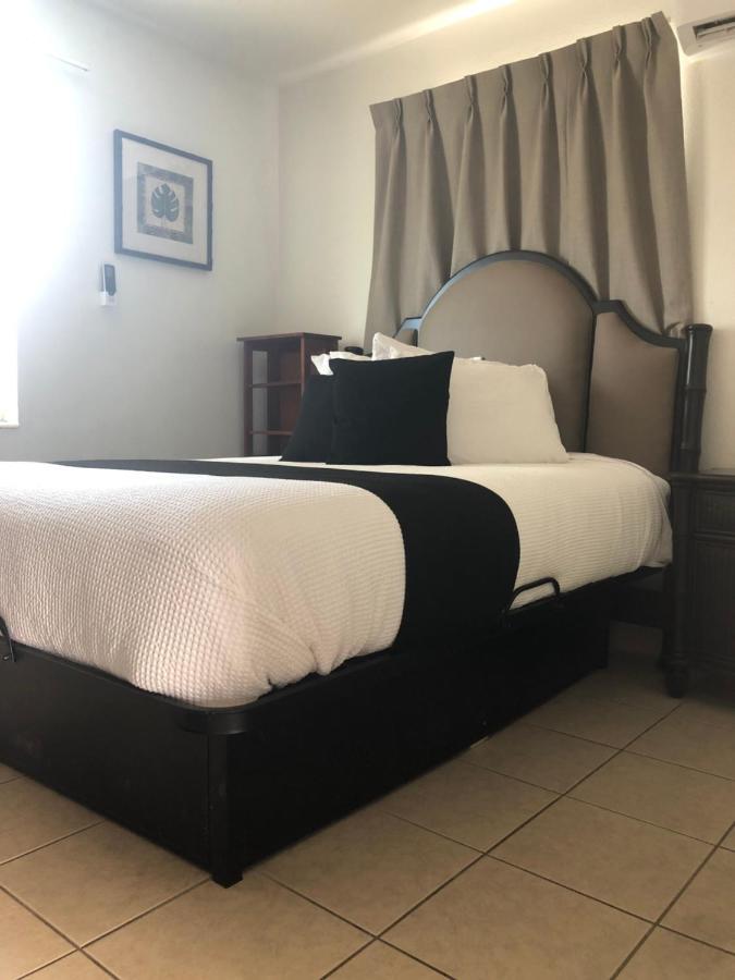Holiday Isles Resort Madeira Beach Buitenkant foto