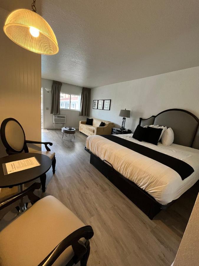 Holiday Isles Resort Madeira Beach Buitenkant foto