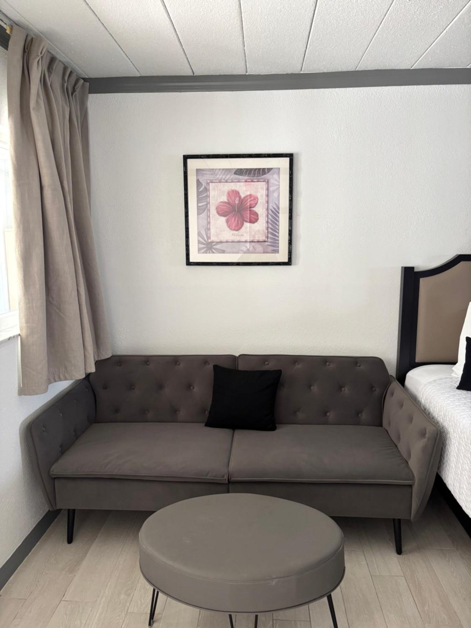Holiday Isles Resort Madeira Beach Buitenkant foto